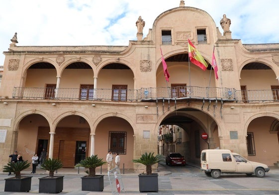 Fachada principal del Ayuntamiento de Lorca.