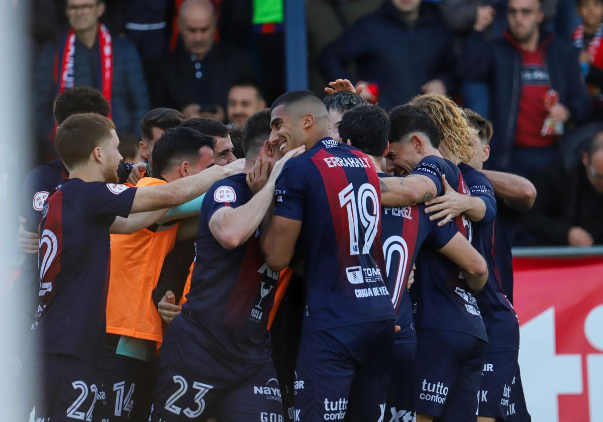 Los jugadores del Yeclano celebran un gol en una imagen de archivo.