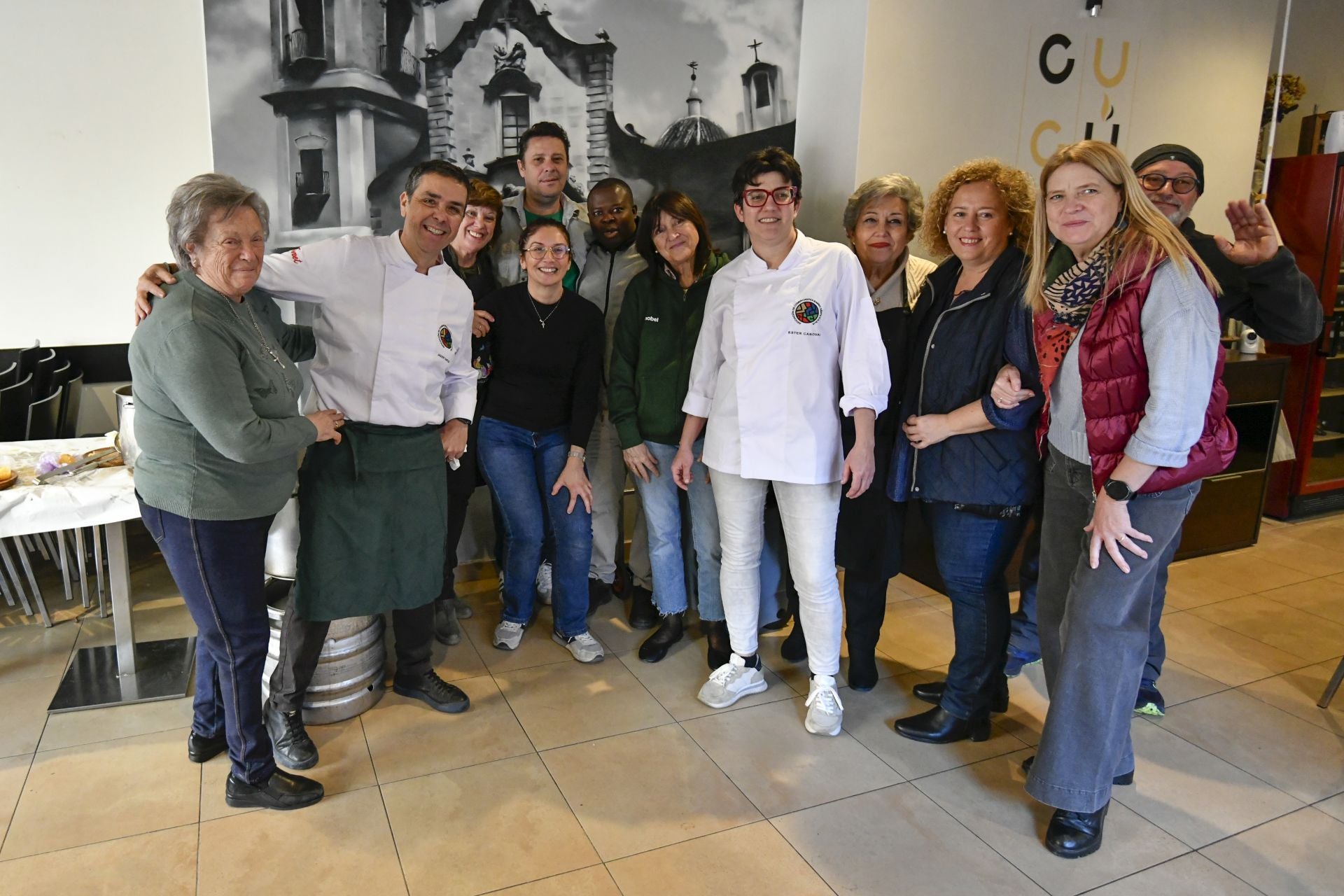 En imágenes, el cocido solidario en favor de la ELA celebrado en Murcia
