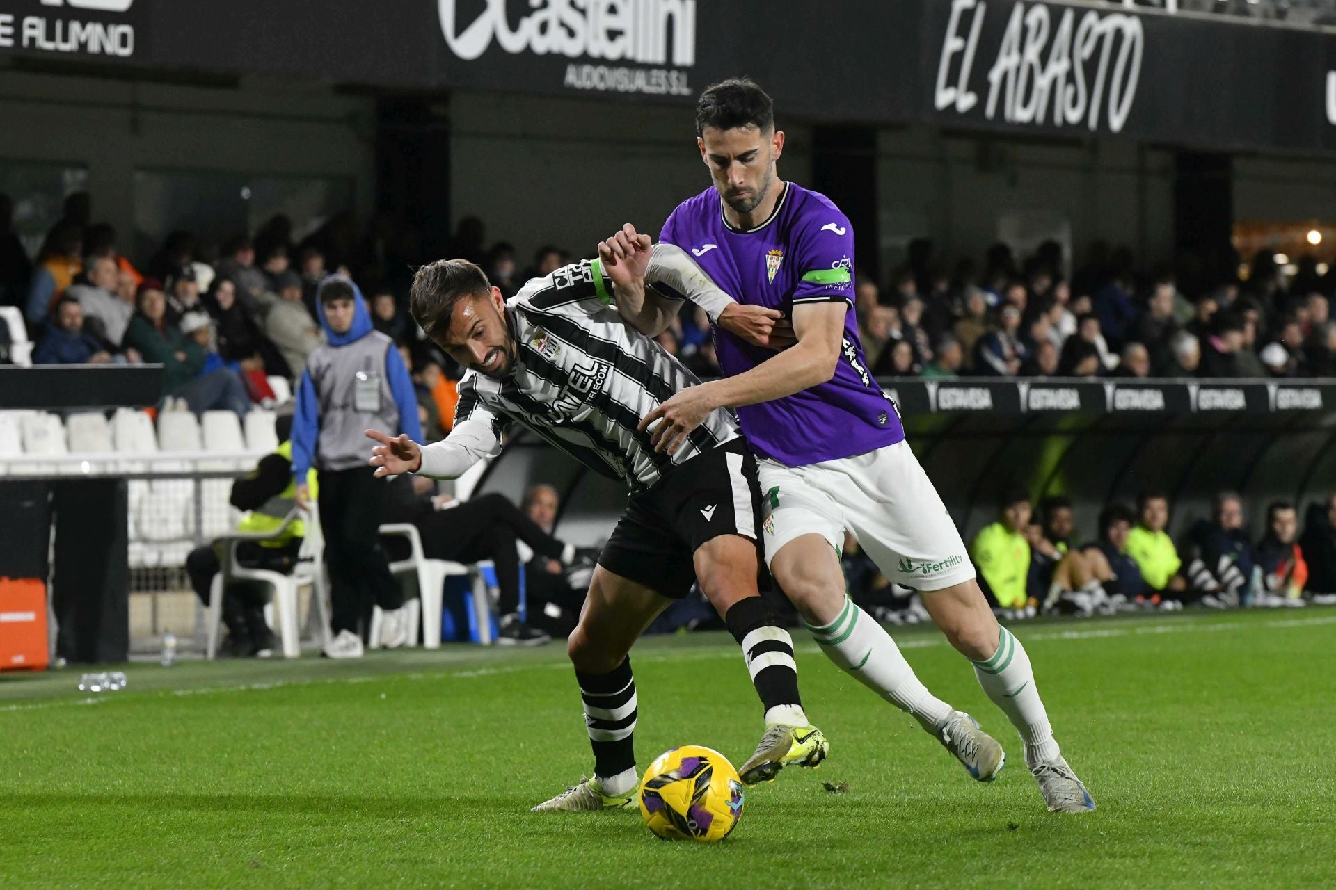 El partido del Cartagena frente al Córdoba, en imágenes
