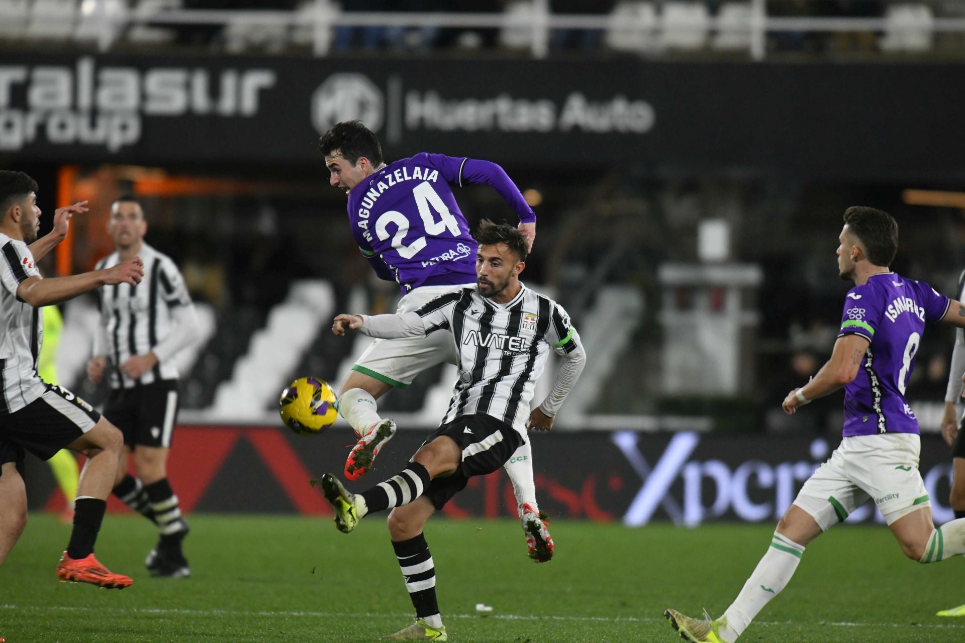 El partido del Cartagena frente al Córdoba, en imágenes