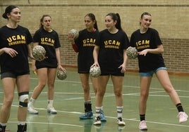 Entrenamiento del UCAM Balonmano, en imágenes