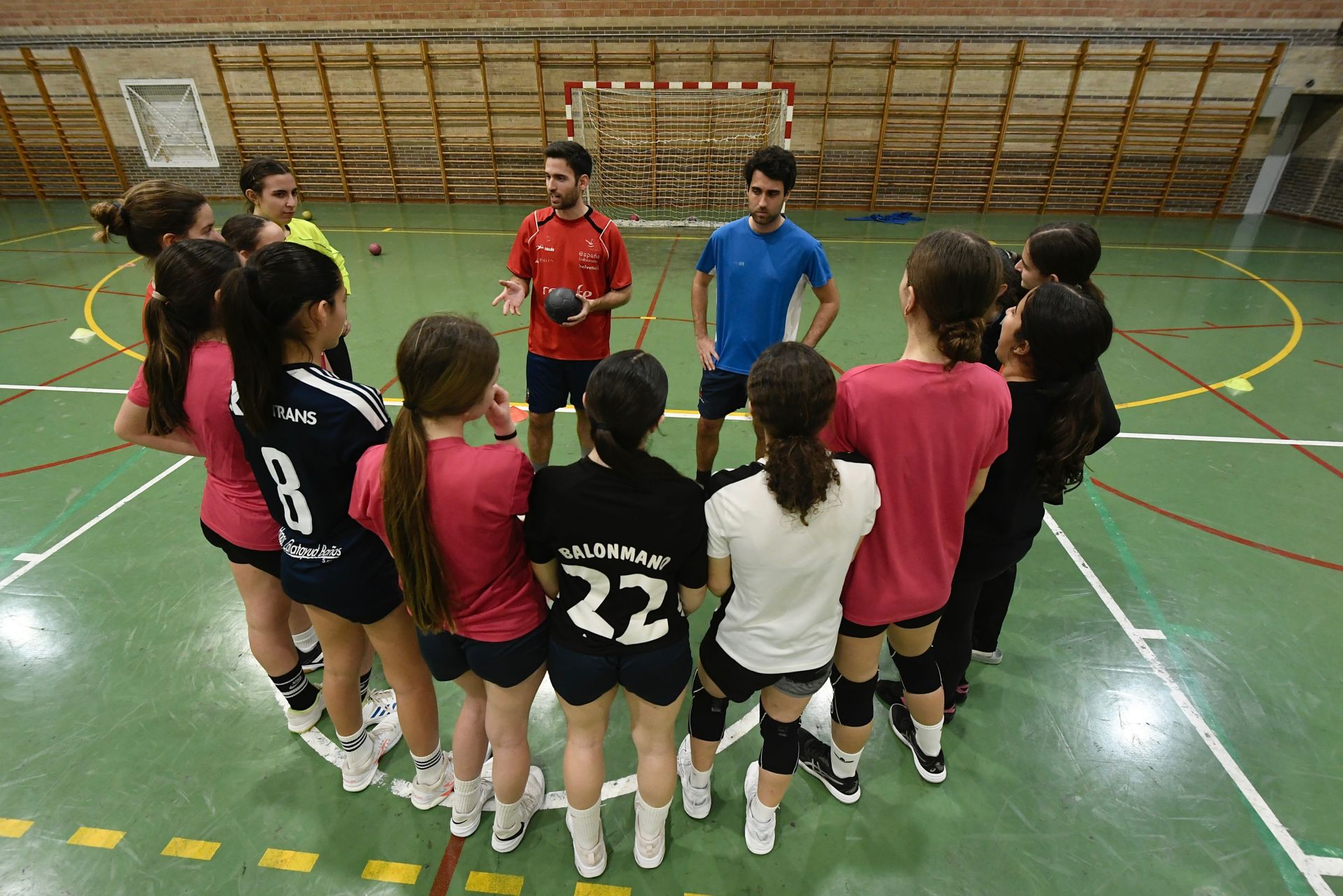 Entrenamiento del UCAM Balonmano, en imágenes