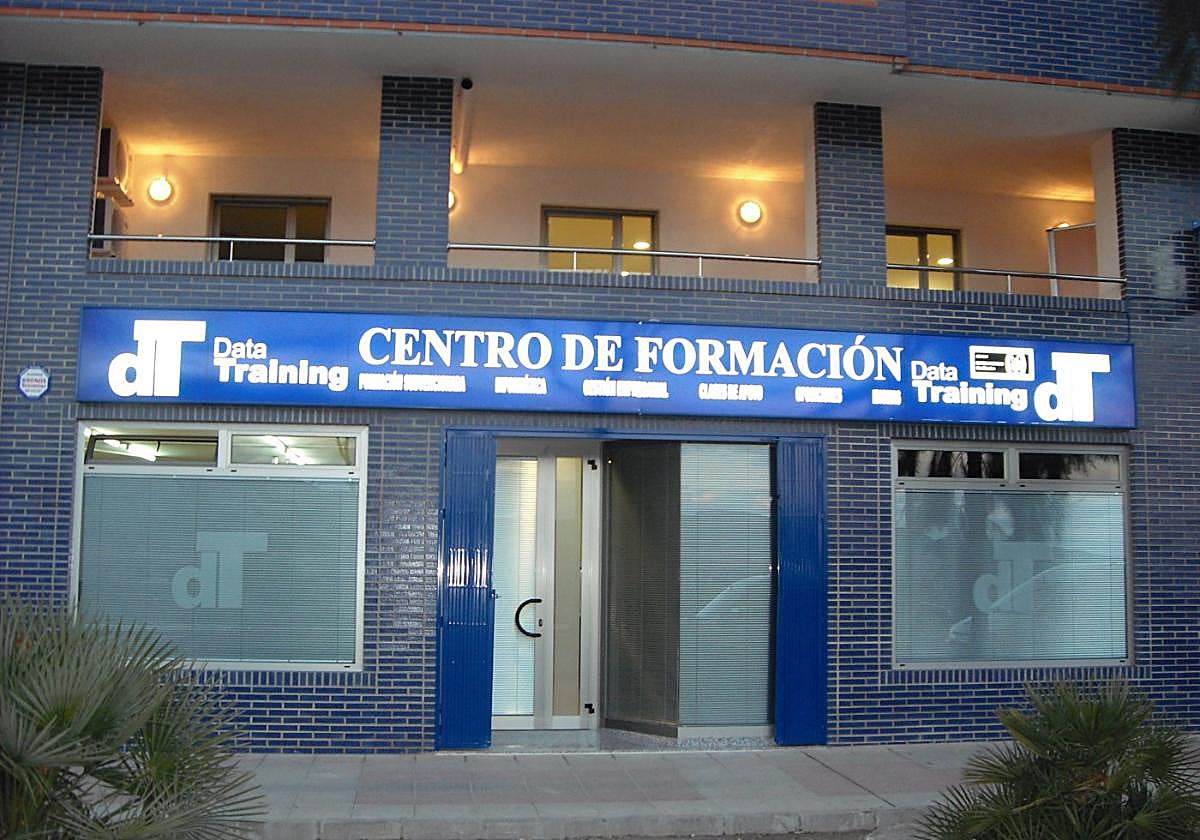 Data Training está ubicado Avenida de la Libertad, 9, en Jumilla.