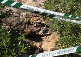 La Cueva del Agua, precintada por la Guardia Civil tras la muerte de una mujer este enero.