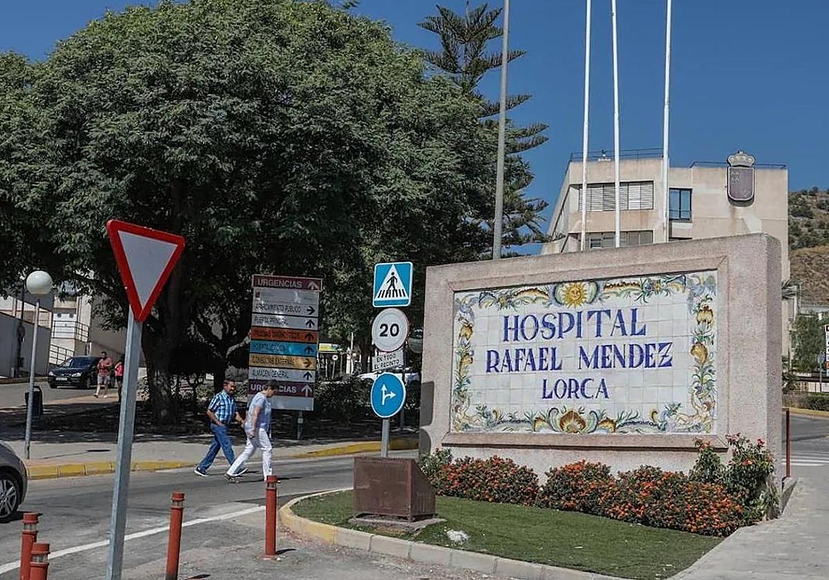 Entrada al hospital Rafael Méndez de Lorca, en una foto de archivo.