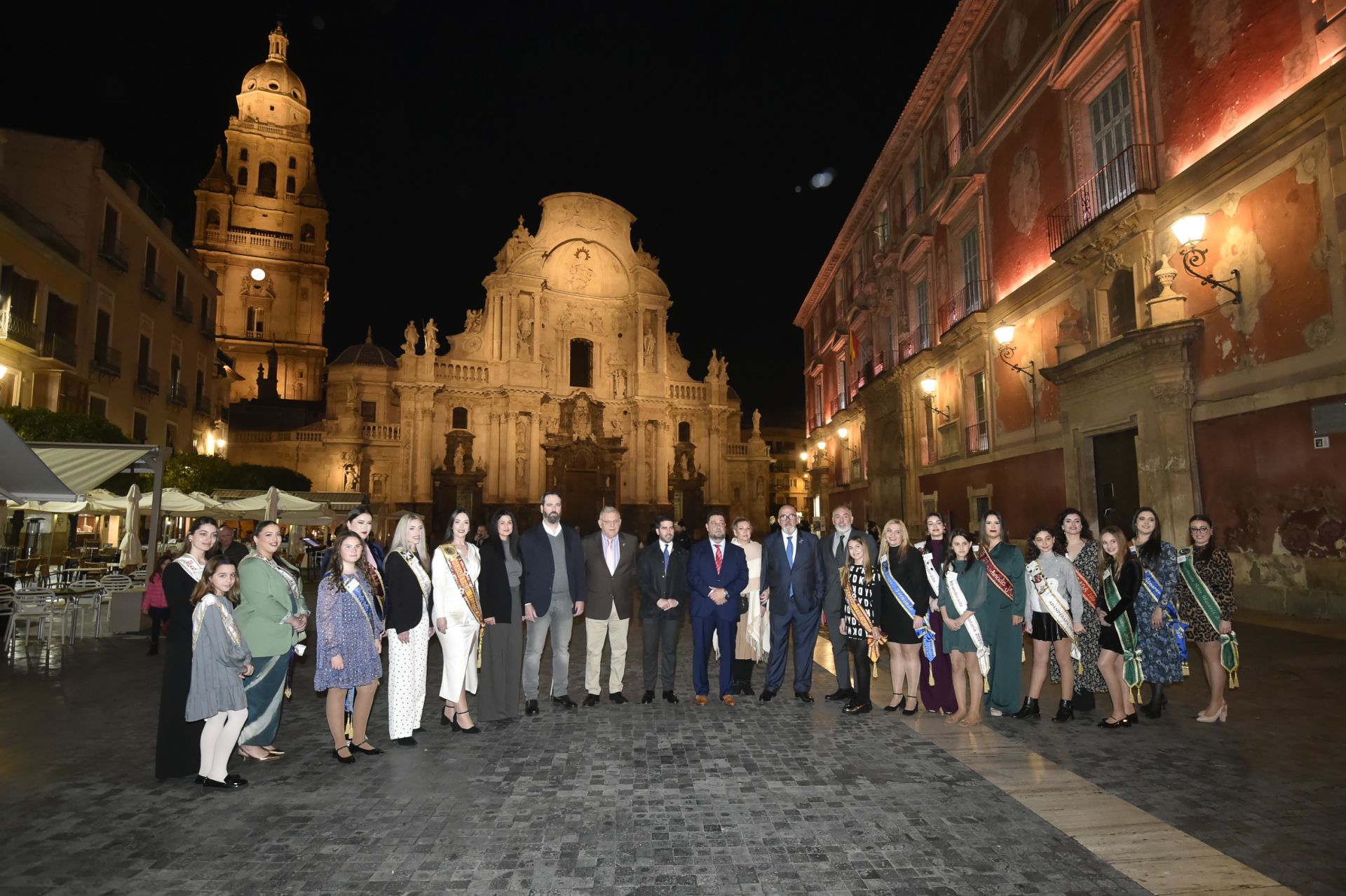 Presentación de las candidatas a abanderadas de Moros y Cristianos de Murcia, en imágenes