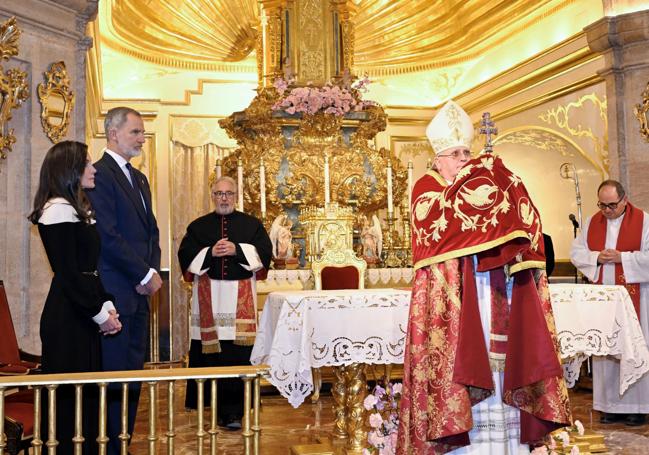 Los Reyes, durante la misa oficiada por el obispo Lorca Planes, este jueves en Caravaca.