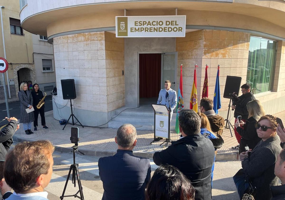 Un instante de la presentación del nuevo espacio en Alguazas.