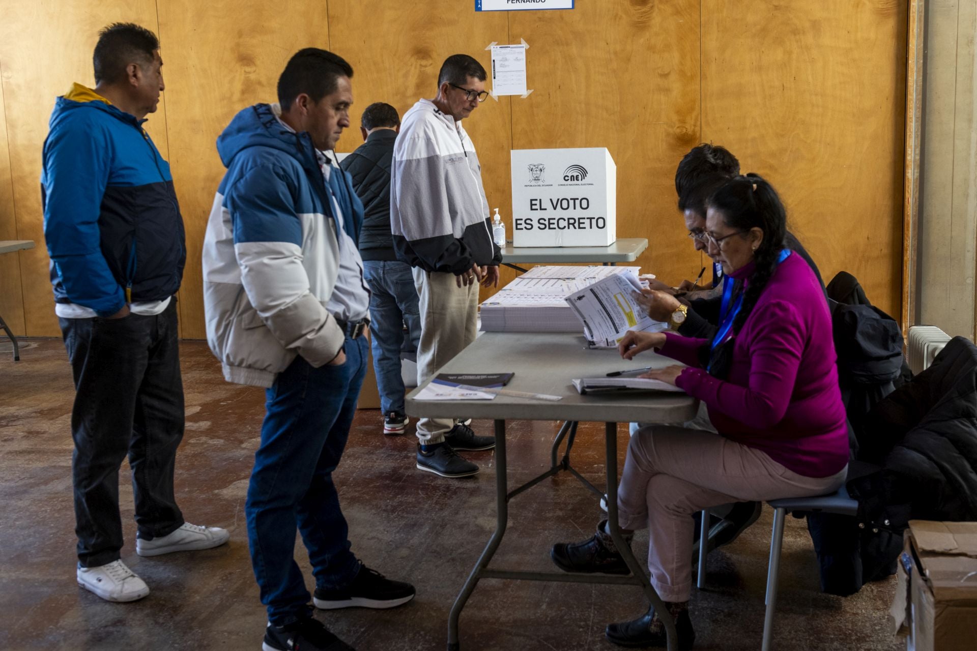 La votación para las elecciones de Ecuador en Murcia, en imágenes