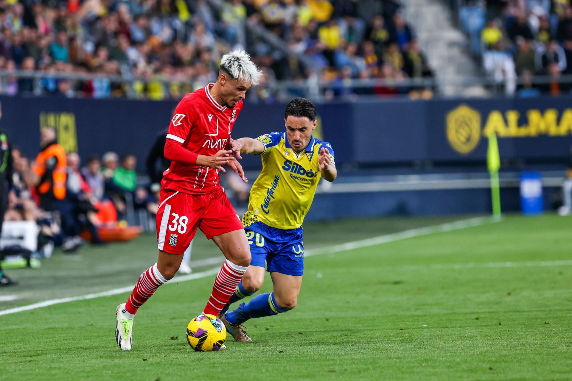 La derrota del Cartagena frente al Cádiz, en imágenes