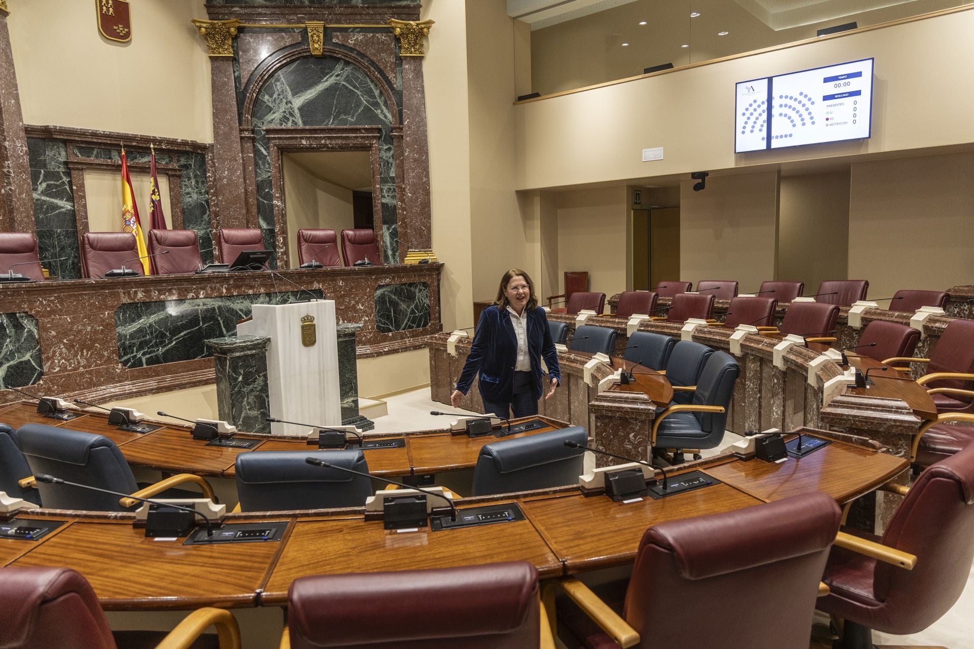 Así ha quedado el hemiciclo de la Asamblea Regional tras las obras, en imágenes