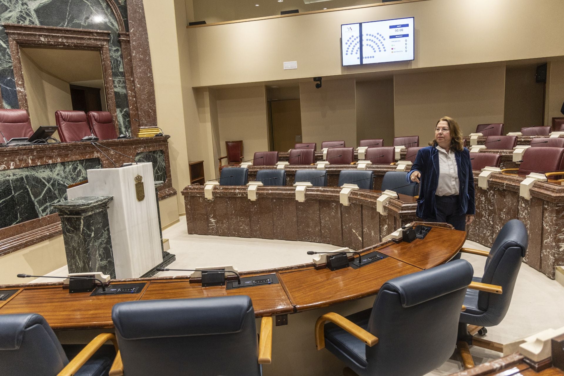 Así ha quedado el hemiciclo de la Asamblea Regional tras las obras, en imágenes