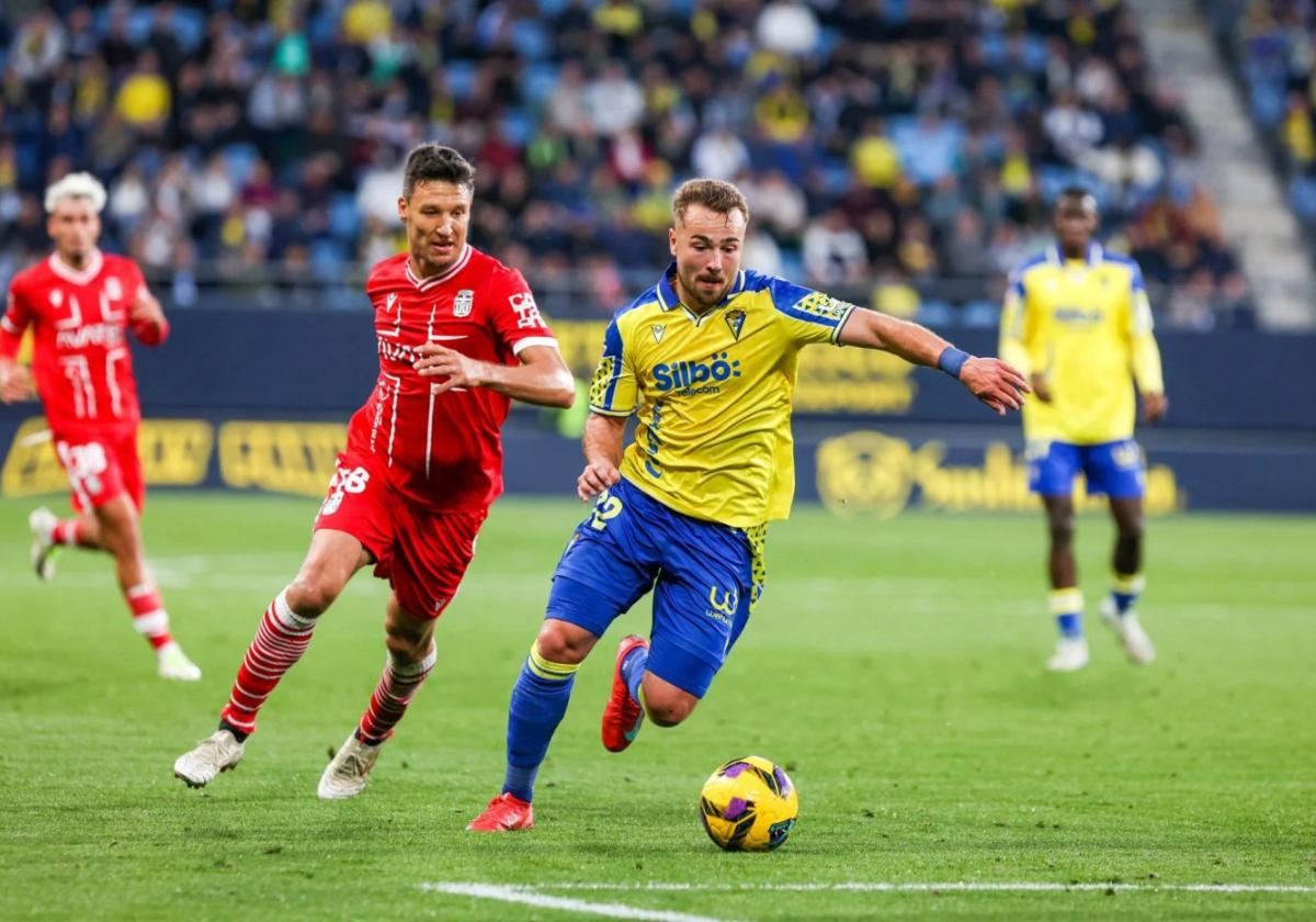 Musto persigue a Ontiveros en su partido número cien.