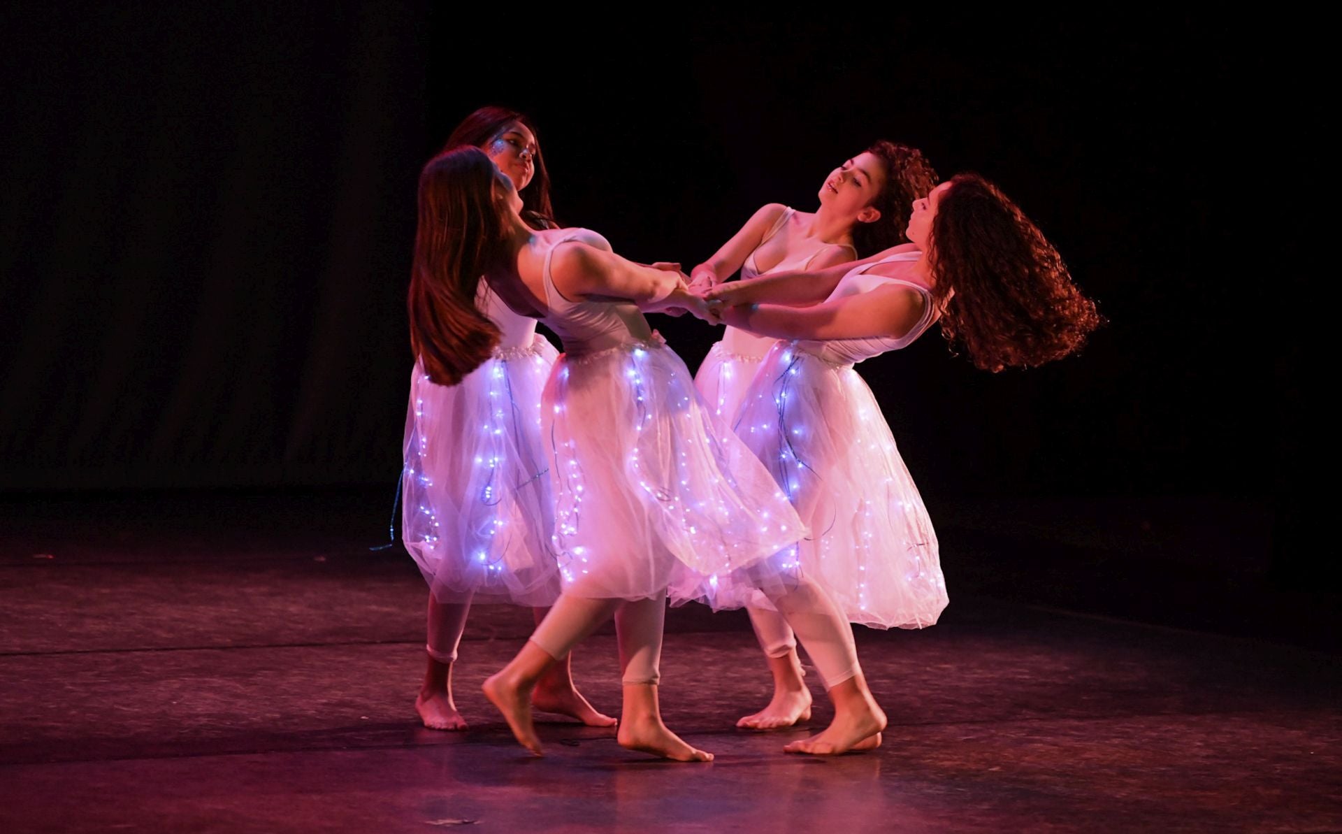 La primera gala de este miércoles del Conservatorio de Danza de Murcia, en imágenes