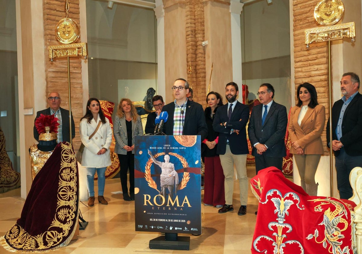 El presidente del Paso Azul durante la presentación de la exposición en el Museo Azul de la Semana Santa.