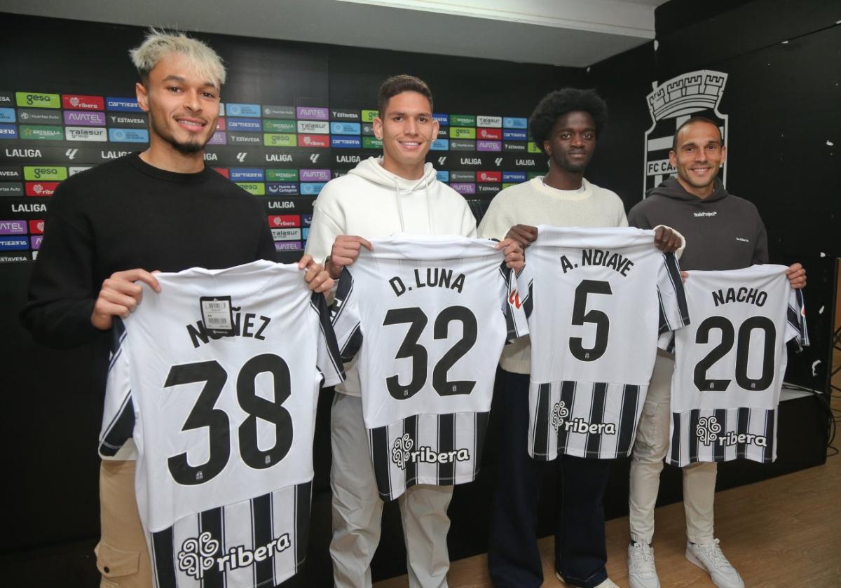 Rafa Núñez, Daniel Luna, Asaane Ndiaye y Nacho Martínez, ayer, en la sala de prensa del estadio Cartagonova.