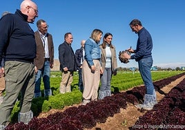 Visita de la alcaldesa y la consejera de Agricultura a las instalaciones de la empresa Syngenta.