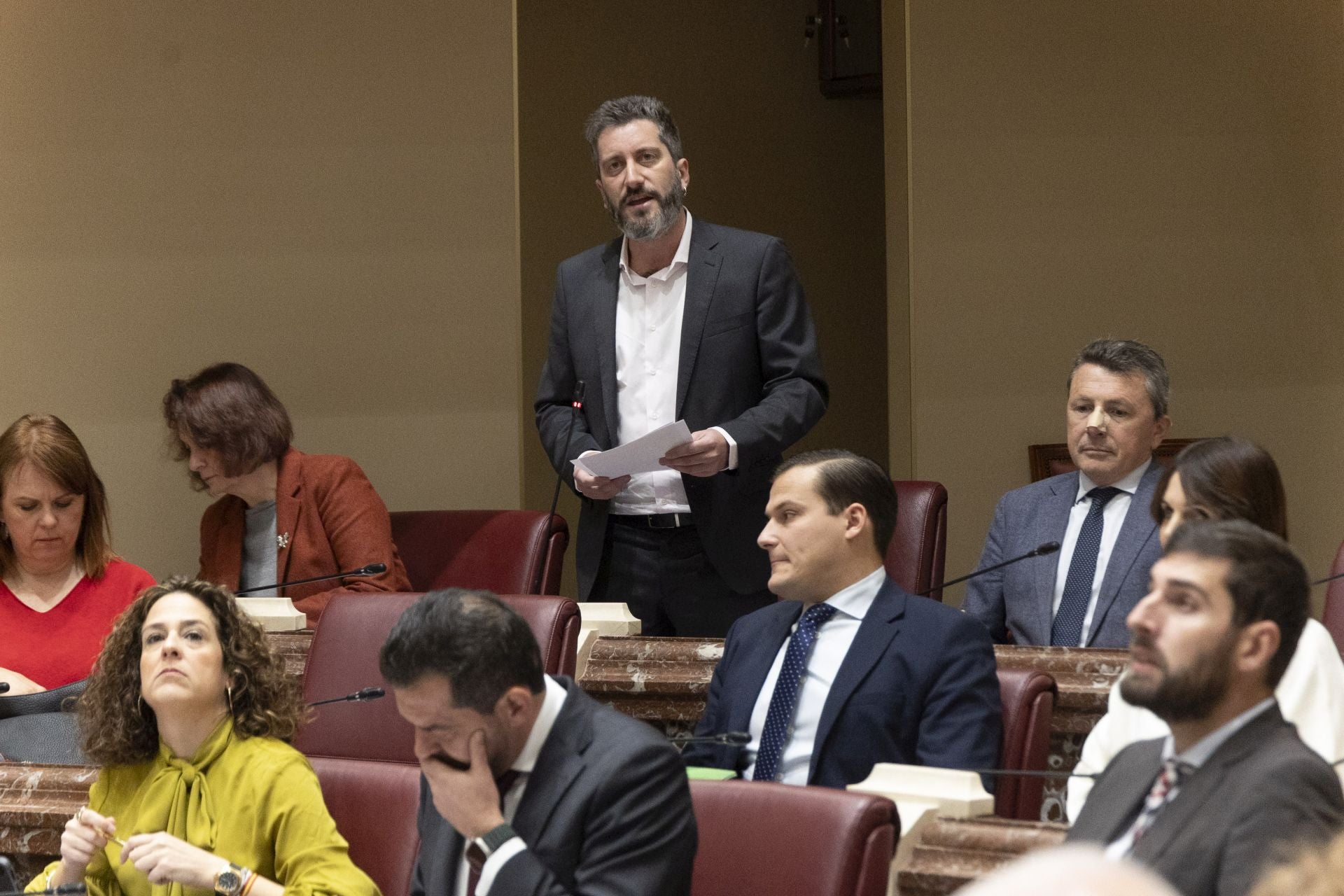 El Pleno de la Asamblea Regional de este viernes, en imágenes