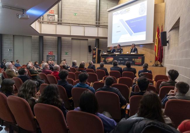 Asistentes a la actividad celebrada en el Centro Cultural Casa Pedreño, de la Fundación Cajamurcia.