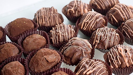 La receta ideal para sorprender este San Valentín: cómo hacer bombones caseros