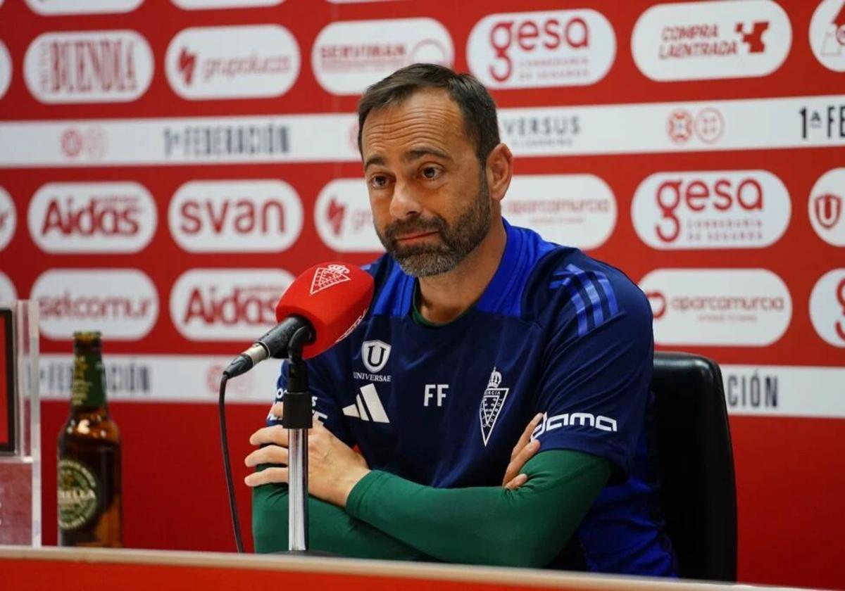 Fran Fernández, en la rueda de prensa del Real Murcia.