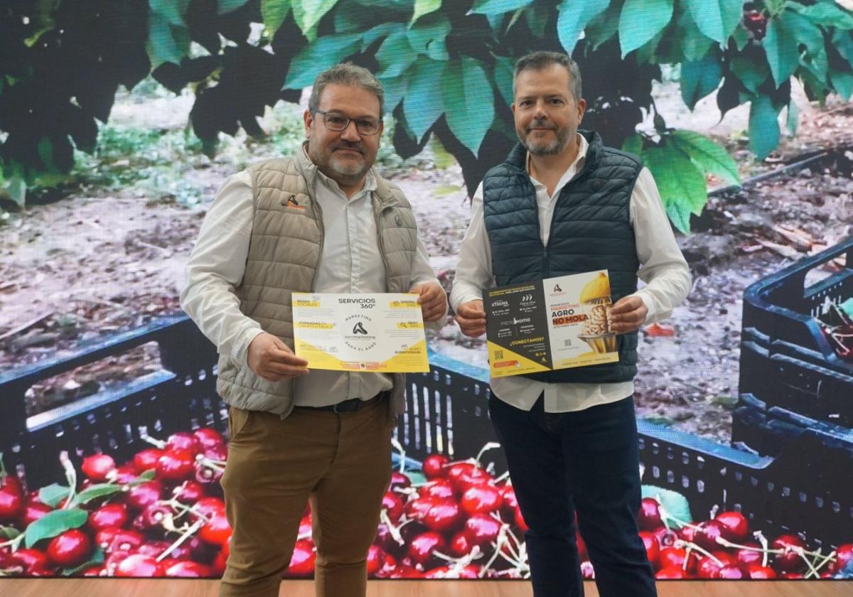 Los socios fundadores de Agromarketing, Antonio Santos y Arturo Soler, en Fruit Logistica.