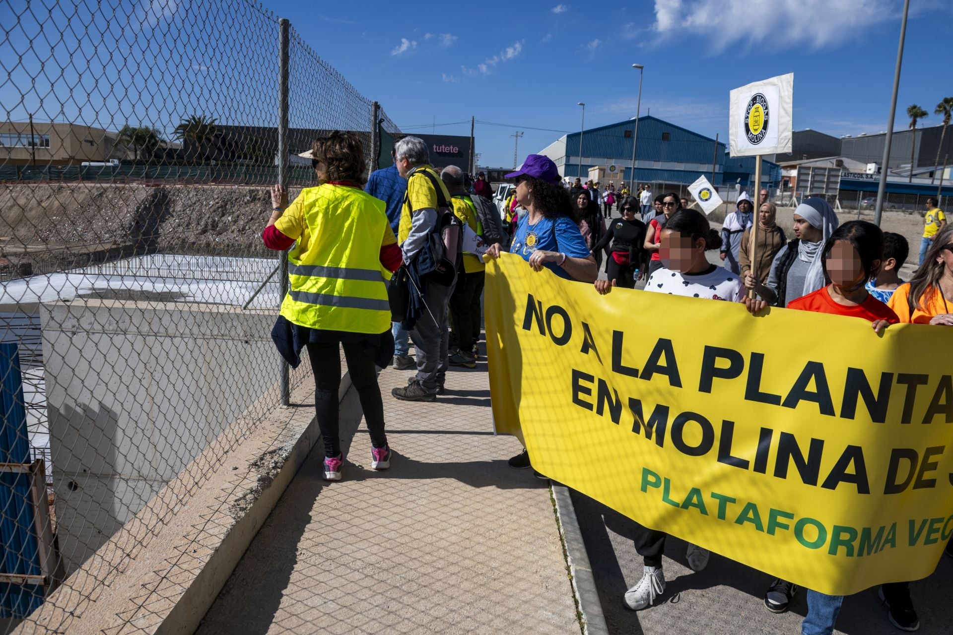 La manifestación en contra de la planta de biogás de Molina, en imágenes