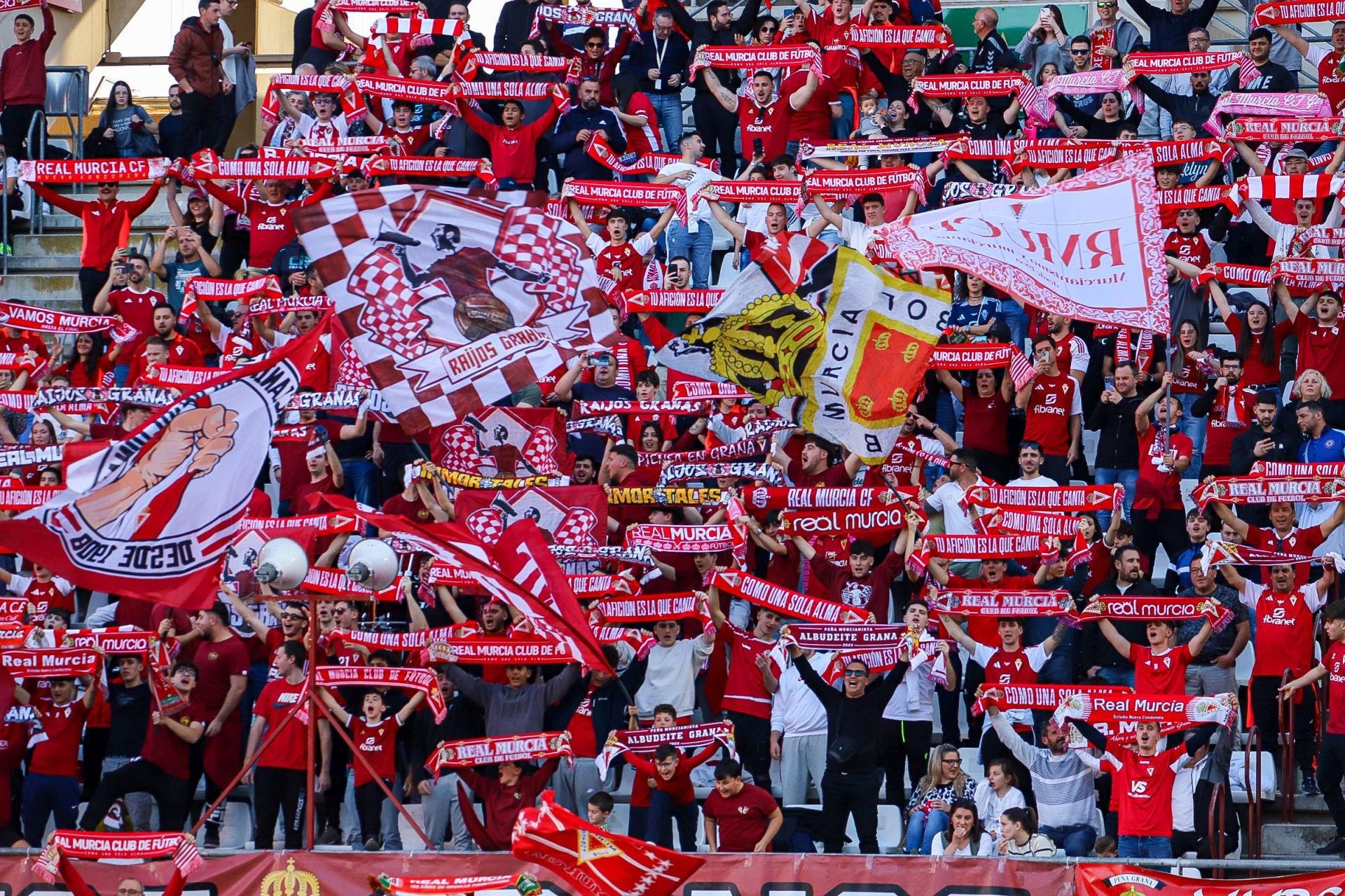 La derrota del Real Murcia frente al Sevilla Atlético, en imágenes