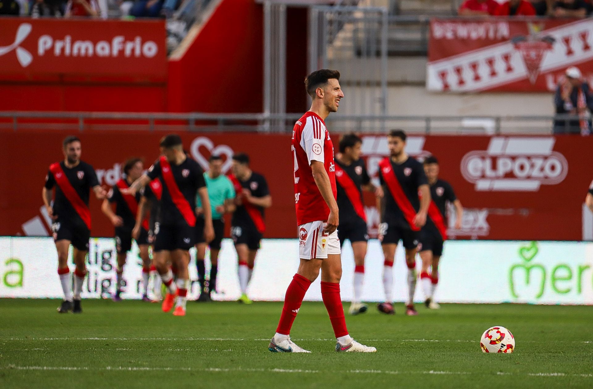 La derrota del Real Murcia frente al Sevilla Atlético, en imágenes