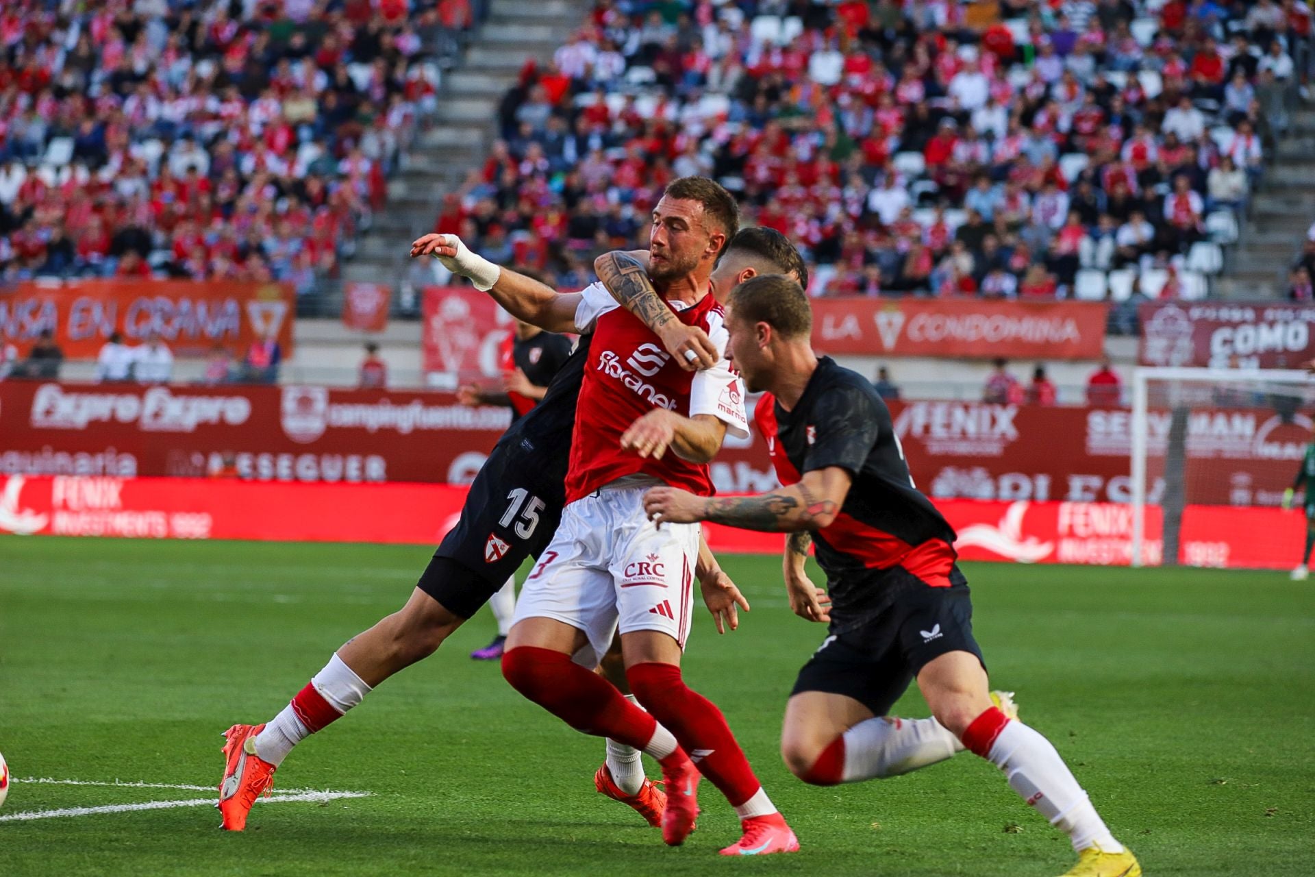 La derrota del Real Murcia frente al Sevilla Atlético, en imágenes