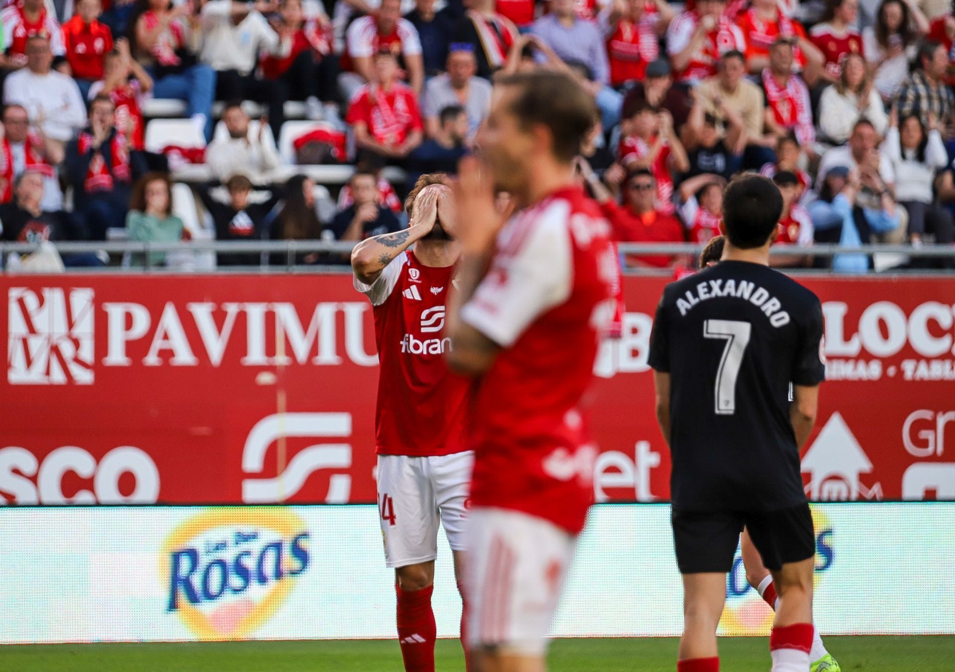 La derrota del Real Murcia frente al Sevilla Atlético, en imágenes