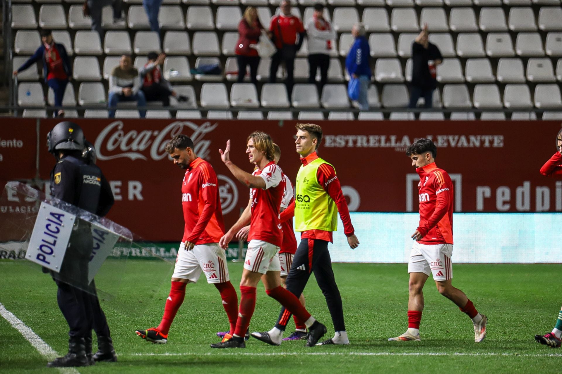 La derrota del Real Murcia frente al Sevilla Atlético, en imágenes