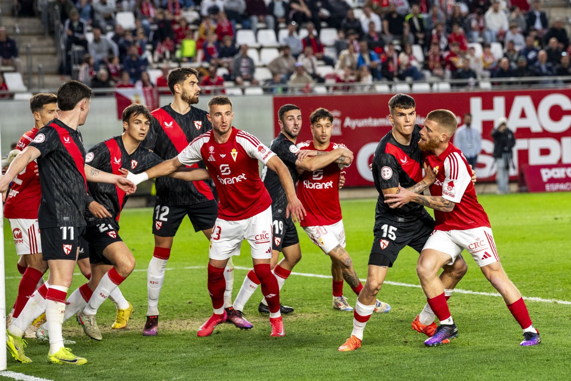 La derrota del Real Murcia frente al Sevilla Atlético, en imágenes