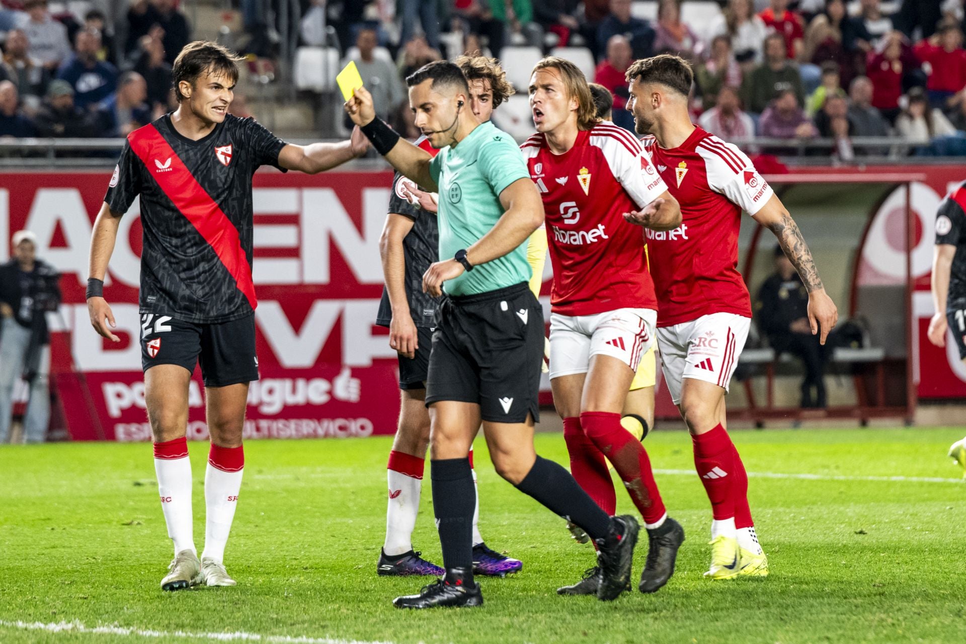 La derrota del Real Murcia frente al Sevilla Atlético, en imágenes