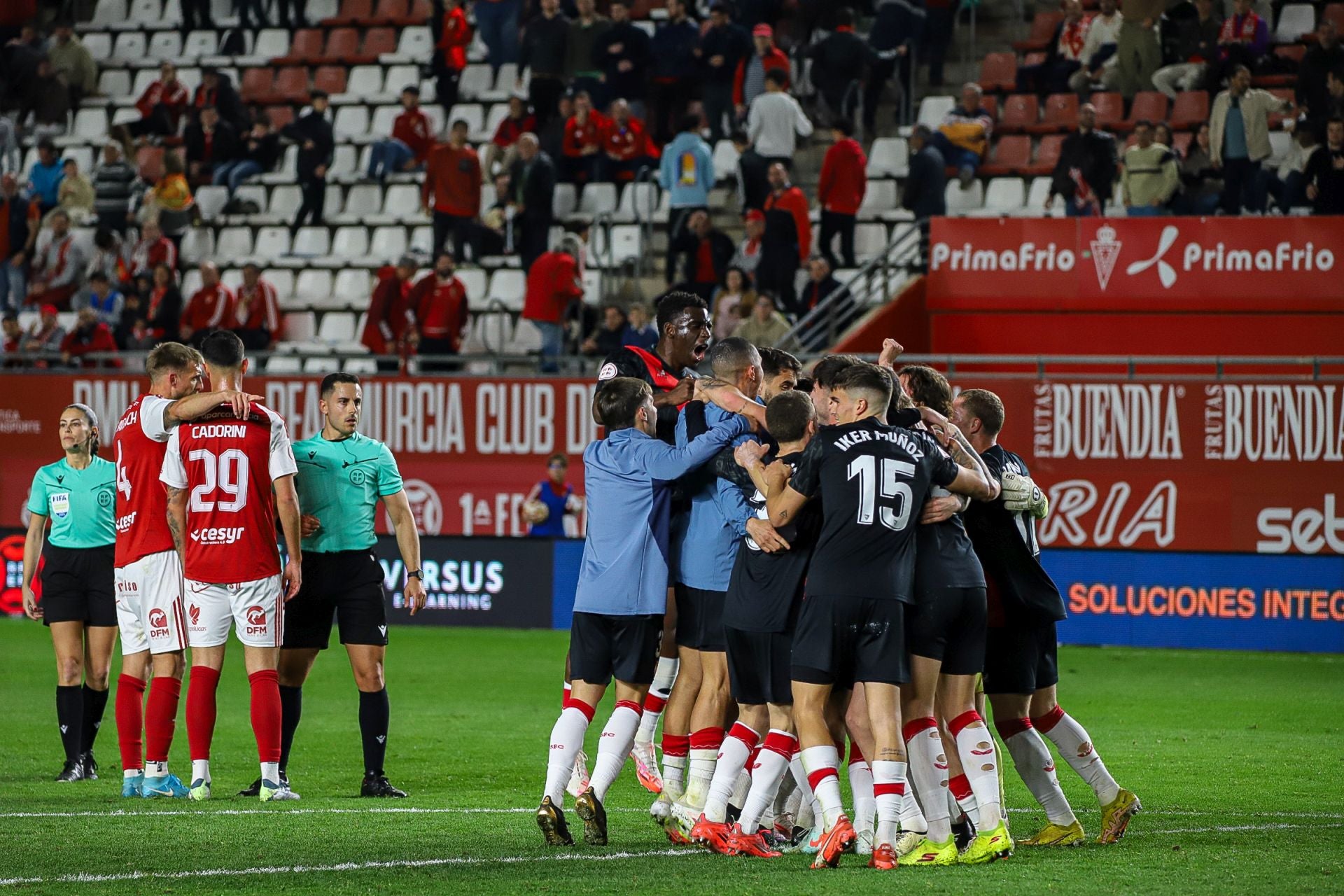 La derrota del Real Murcia frente al Sevilla Atlético, en imágenes