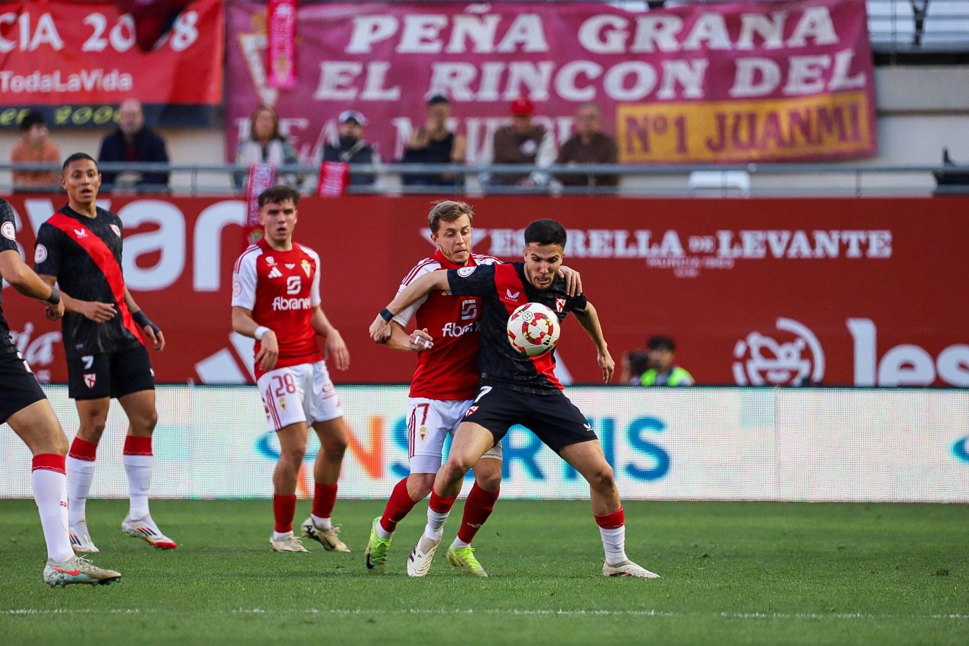 La derrota del Real Murcia frente al Sevilla Atlético, en imágenes