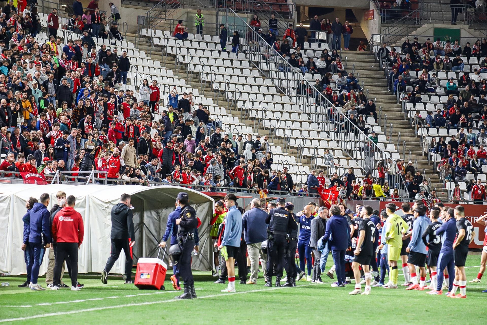 La derrota del Real Murcia frente al Sevilla Atlético, en imágenes