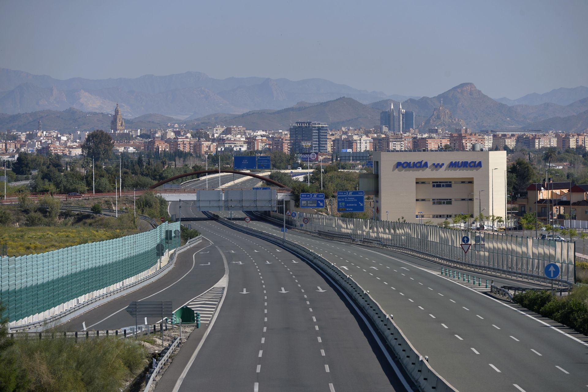 Autovía A-30, a su paso por Murcia, vacía a finales de marzo de 2020 por el estado de alarma. Nacho García