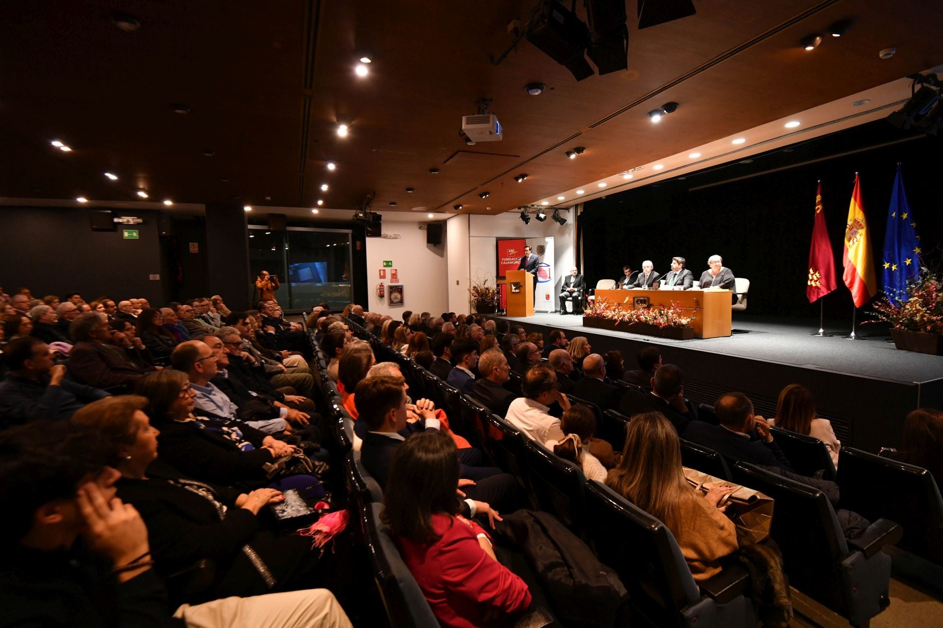 Las imágenes del nombramiento de Darío Gil como Académico de Honor de la Academia de Ciencias de la UMU