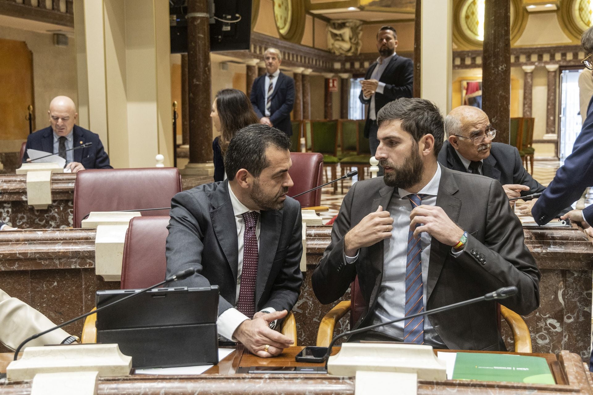 El Pleno de la Asamblea Regional de este martes, en imágenes