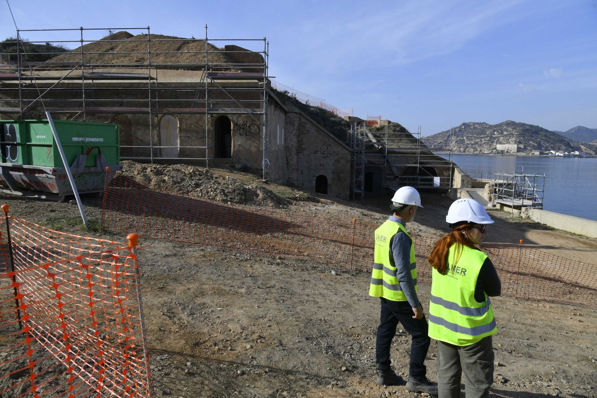 Los trabajos de rehabilitación de la batería de San Leandro de Cartagena, en imágenes