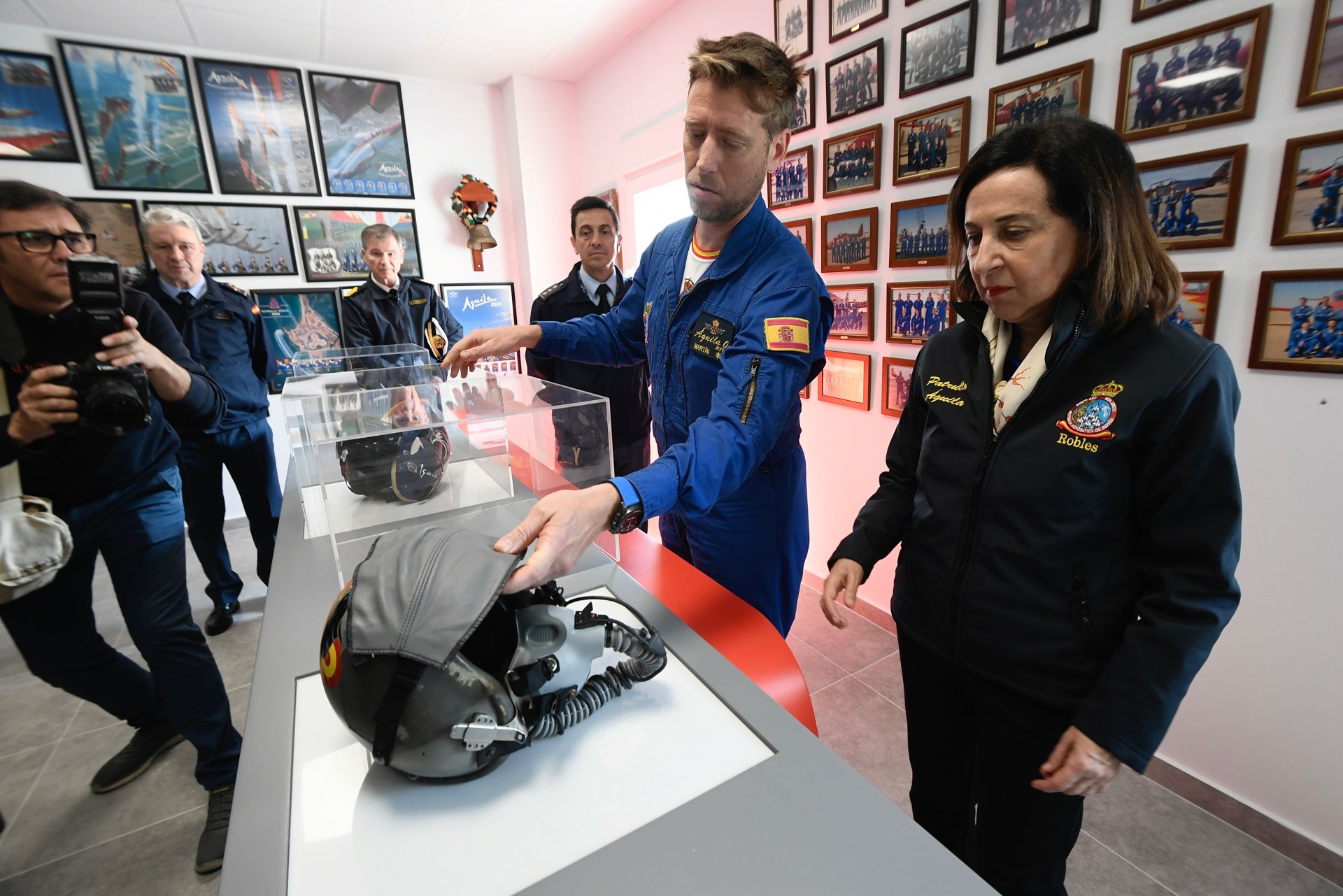 La visita de la ministra de Defensa a la Academia General del Aire de San Javier, en imágenes