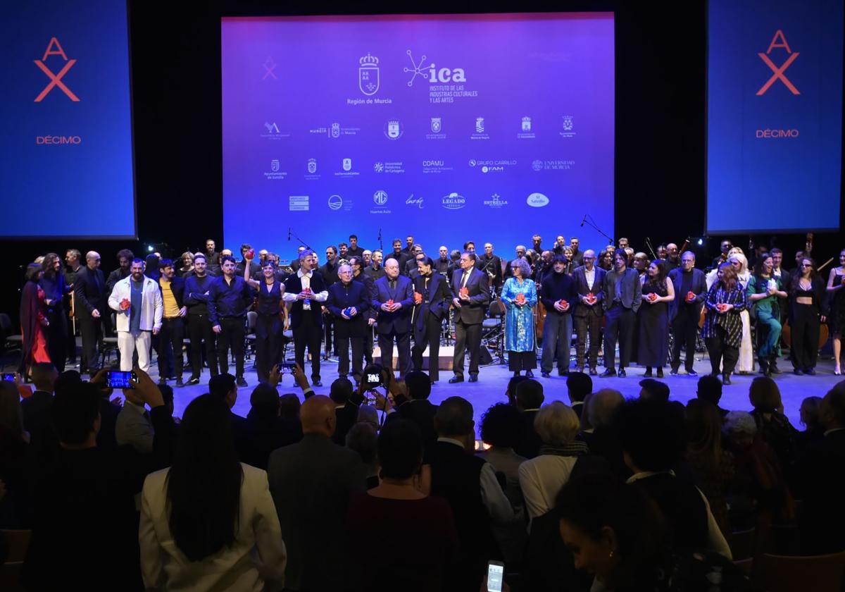 Los galardonados en los premios Alfonso Décimo, este viernes, en el Auditorio Regional.