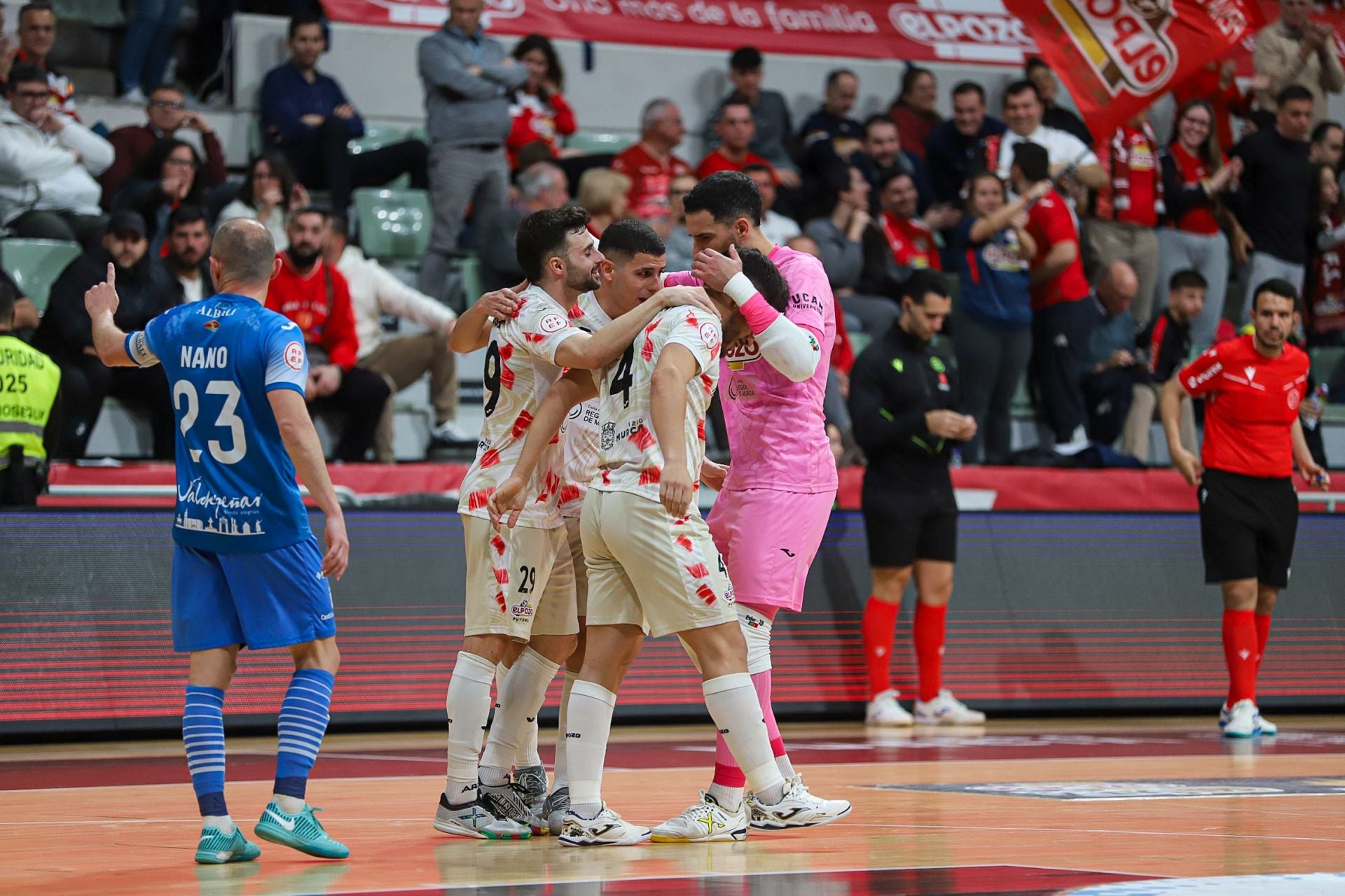 El partido entre ElPozo y Valdepeñas, en imágenes