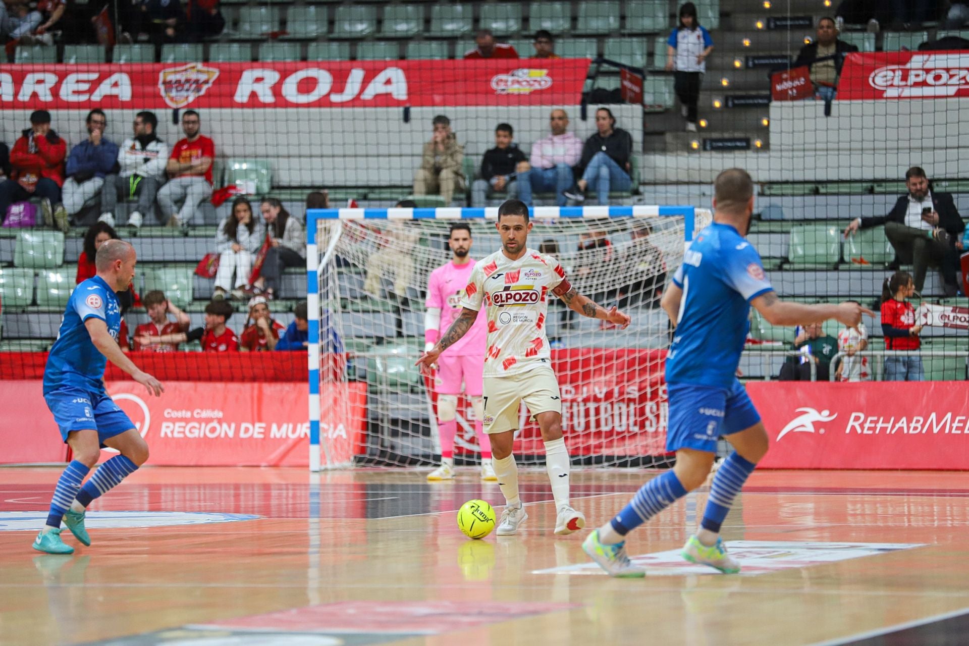 El partido entre ElPozo y Valdepeñas, en imágenes