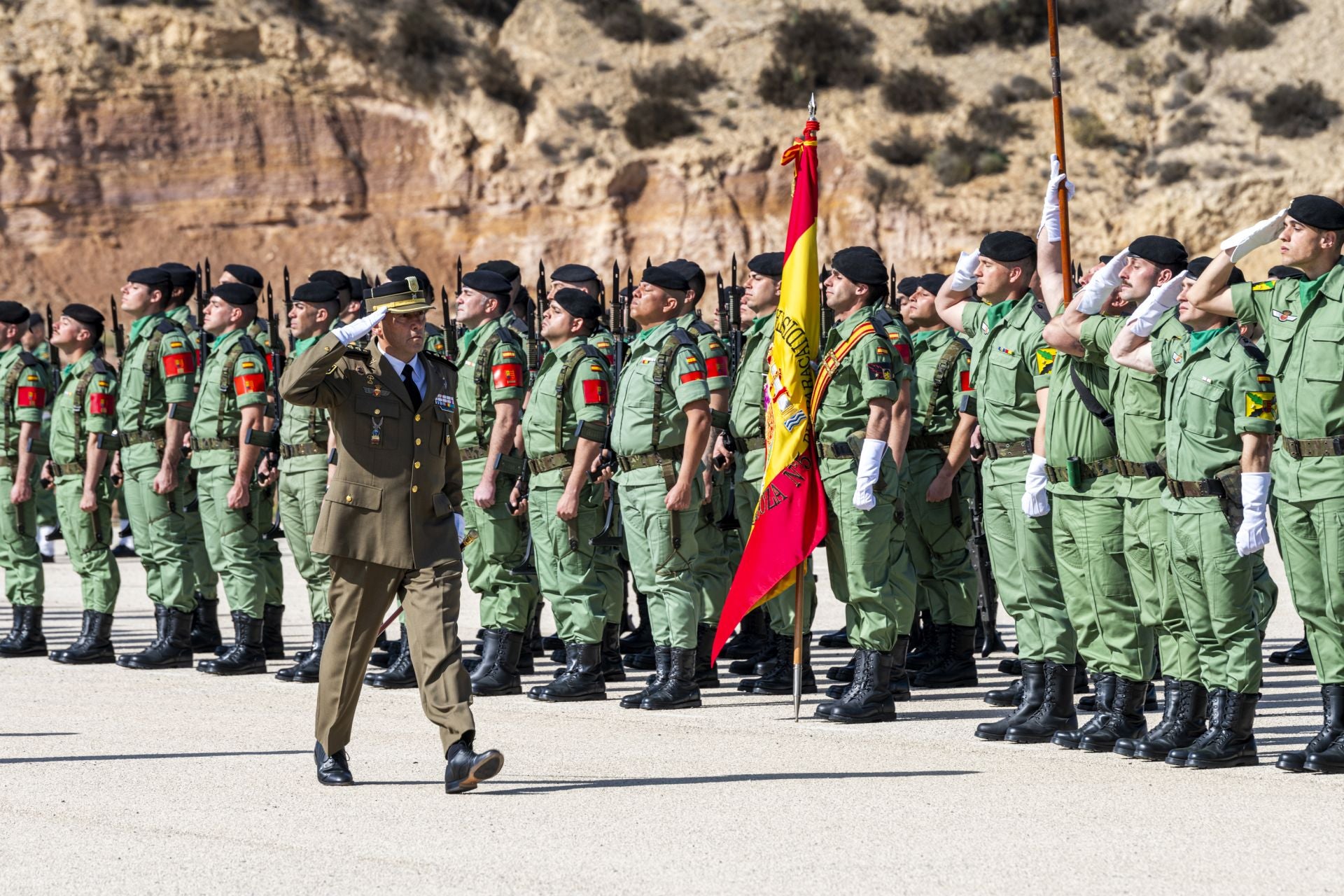 El aniversario de las Fuerzas Paracaidistas del Ejército de Tierra, en imágenes