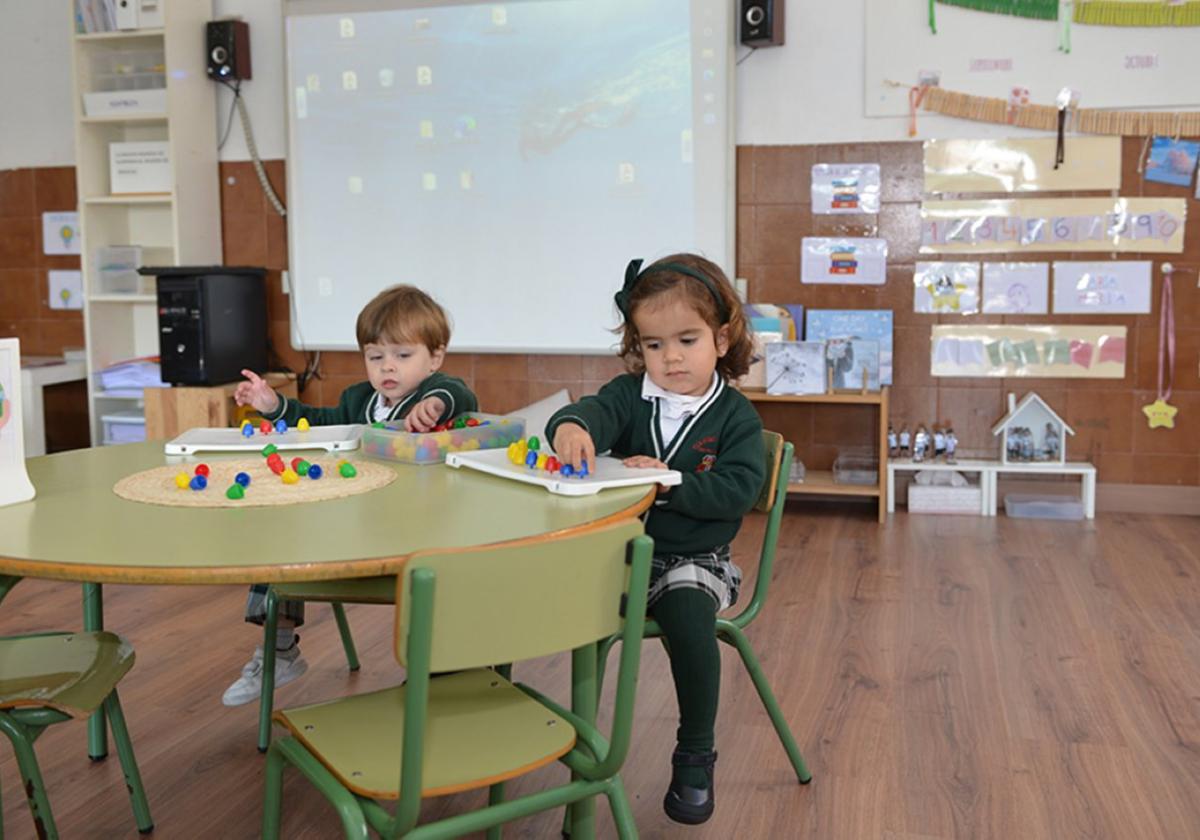 Dos alumnos de Infantil del colegio bilingüe San José-Espinardo, en imagen de archivo.