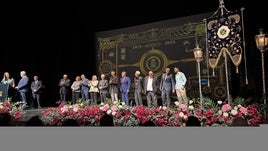 Varios de los presidentes de la Cofradía, en el escenario del Teatro Capitol de Cieza.