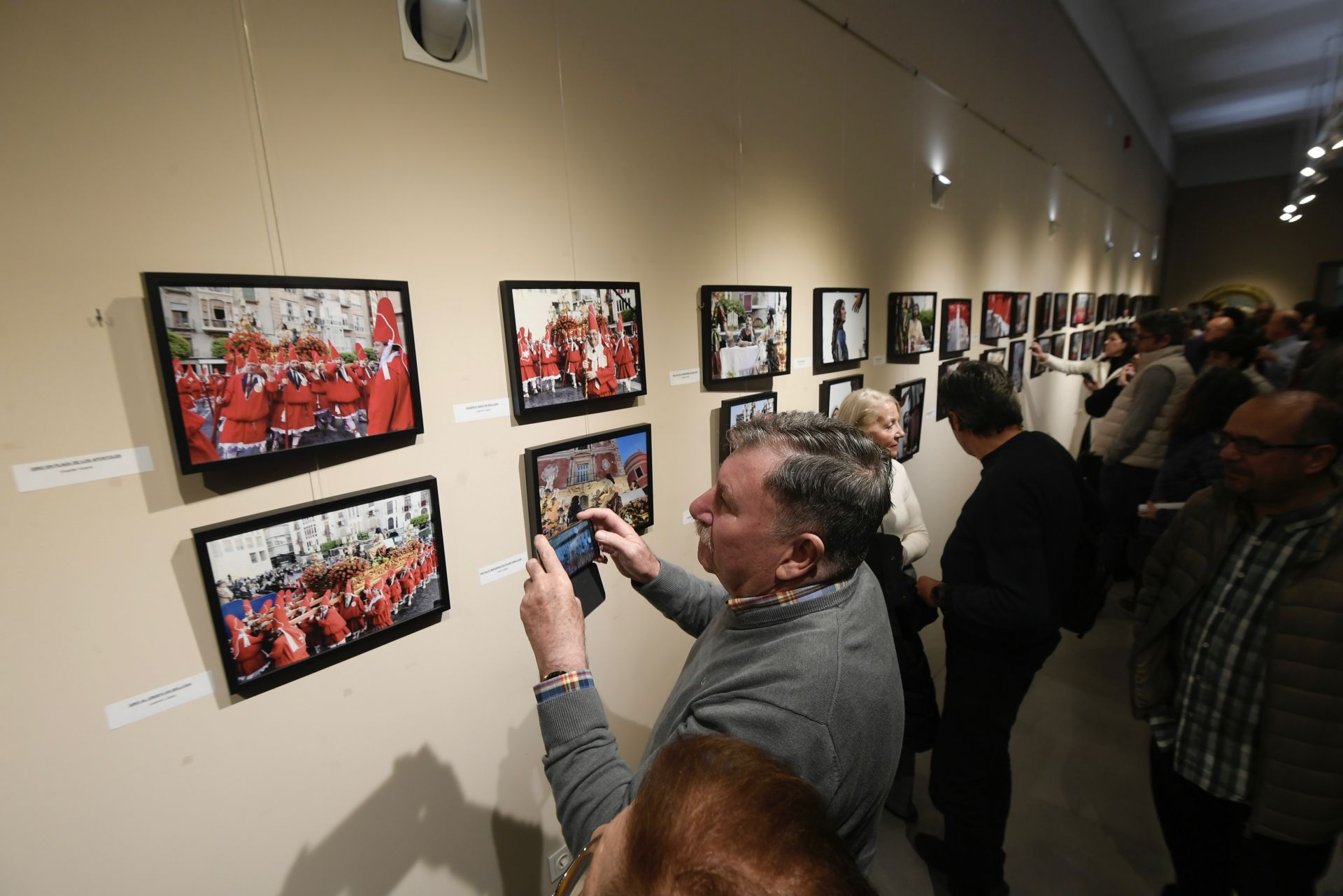 La exposición del 40 aniversario del paso de Jesús en casa de Lázaro, en imágenes